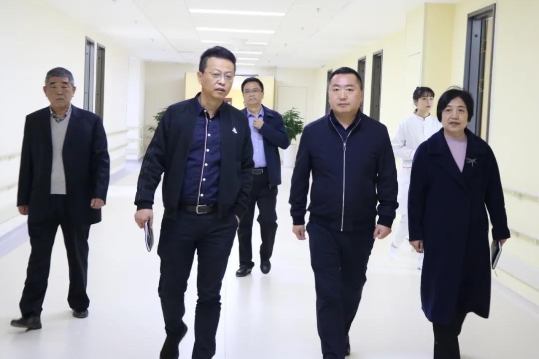 简讯 | 医投集团董事长王黎一行莅临我院视察指导